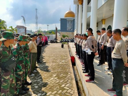 Polres Pesawaran Bersama TNI dan Dinkes Giat Bersih-bersih