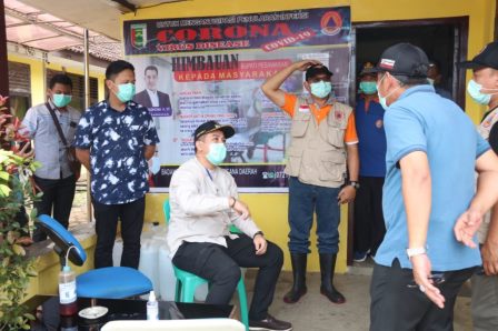 Bupati Pesawaran Tinjau Kesiapan Petugas Penyemprotan Disinfektan di GedongTataan