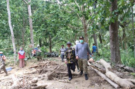 Bupati Dendi Perintahkan Bangun Barak Pengungsian dan Piket Tenaga Medis