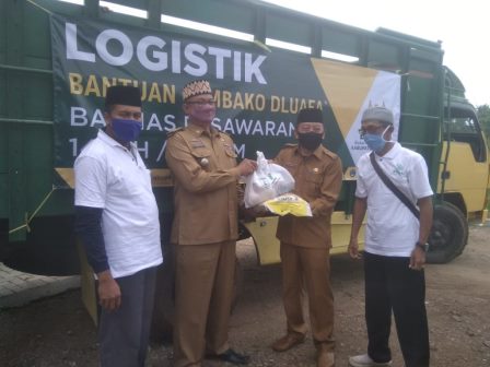 Basnas dan Pemda Pesawaran Berikan Bantuan Kepada Anak Yatim