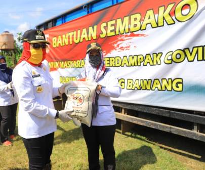 Bupati Tulang Bawang Ingatkan Bantuan Sembako 15 Kecamatan Agar Distribusinya Tepat Sasaran Bagi Masyarakat