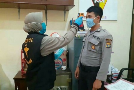 Polres Pesawaran Kegiatan Sterilisasi Lingkungan Mapolres