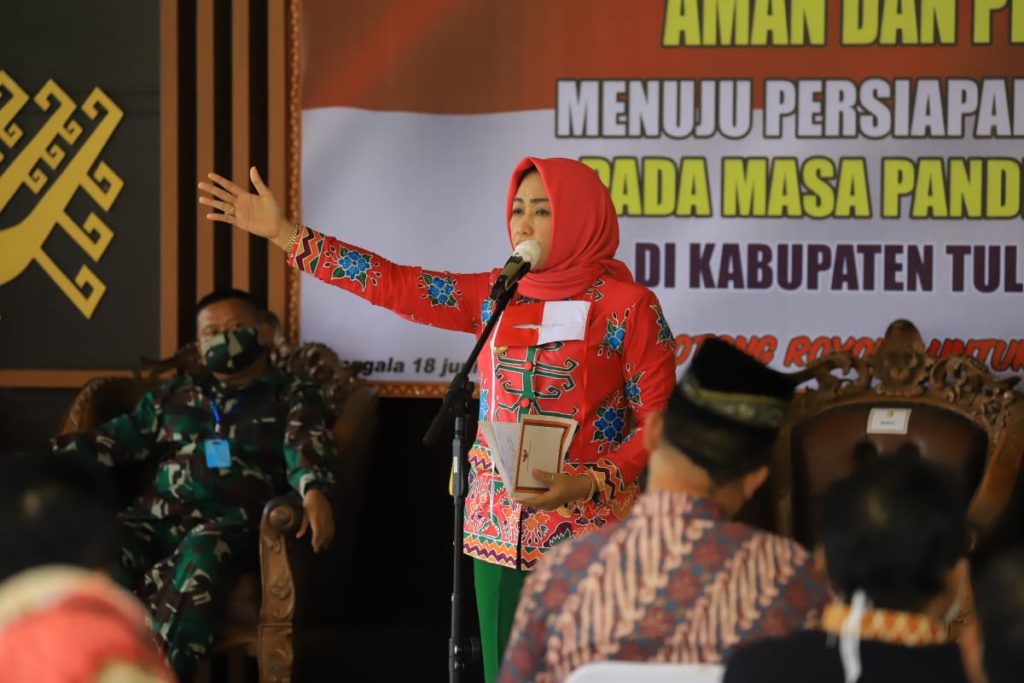 Bupati Winarti lakukan Sosialisasi penerapan protokol kesehatan yang aman dan produktif Menuju new normal pada masa pandemi covid 19 dikabupaten tuba