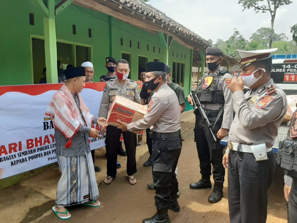 Distribusikan Sembako, Polsek Padang Cermin Laksanakan Bakti Sosial HUT Bayangkara Ke-74 di Pantu Asuhan Sholawatul Falah 