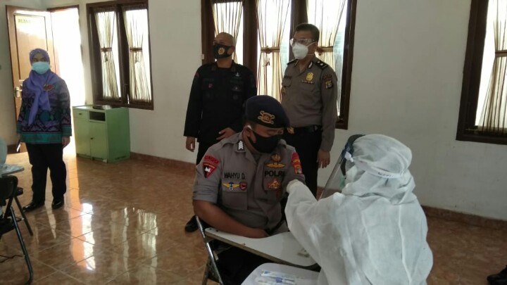 Dihari HUT Bayangkara Ke-74 Polres Pesawaran Gelar Bakti Kesehatan Donor Darah