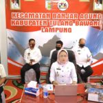 Bupati Tulangbawang Hj. Winarti SE MH, mengadakan video conference (Vicon) dengan para Kepala Puskesmas dan Camat se-Kabupaten Tulangbawang