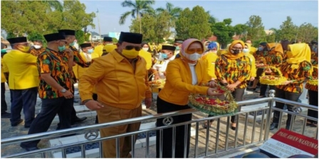 Ketua Golkar Lampung Arinal Djunaidi Pimpin Ziarah ke Makam Pahlawan