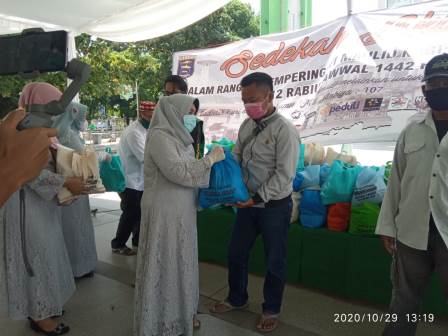 Hj Heriyati Pairin dan  Hj Siti Aisyah Djohan gelar sedekah Akbar pada Maulid Nabi Muhammad saw.