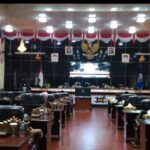 Dewan Perwakilan Rakyat Daerah (DPRD) Kota Metro sahkan lima Rancangan Peraturan Daerah (Raperda) menjadi peraturan daerah.