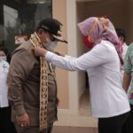 KEDATANGAN GUBERNUR DISAMBUT MERIAH OLEH BUPATI DAN MASYARAKAT TUBA