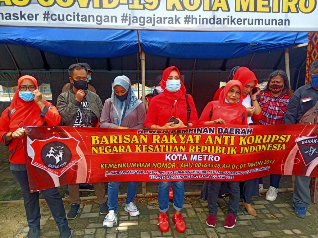 LSM BARK NKRI bersama ibu senam kota metro adakan Jumat berkah