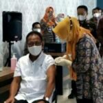 Ketua DPRD Lampung Mingrum Gumay Orang Pertama Suntik Vaksinasi Covid 19