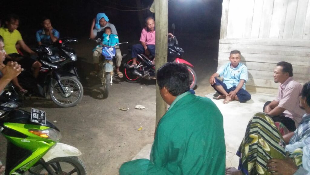 URUN REMBUK WARGA MARGA JAYA, AGAR DESA DI TERANGI LISTRIK