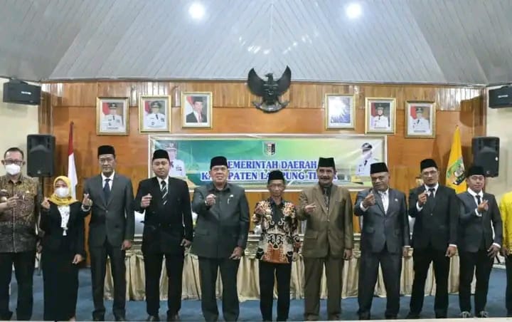 Azwar Hadi Melantik dan Mengambil Sumpah ASN yang Dimutasi