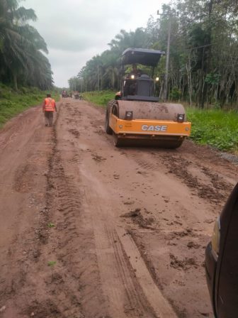 Masyarakat Kampung Aji Jaya Keluhkan Proyek Perbaikan Jalan Yang Dinilai Kurang Memuaskan