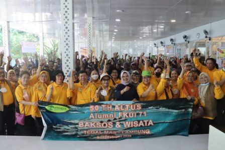 DKP Provinsi Lampung Bersama Alumni Fakultas Kedokteran Universitas Indonesia Gelar Bakti Sosial Pelayanan Kesehatan Bagi Anak dan Nelayan