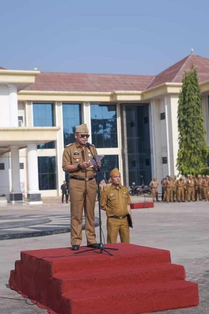 Plt. Sekretaris Daerah Kabupaten Tulang Bawang Menjadi Inspektur Upacara dalam Peringatan Hari Sumpah Pemuda ke-95